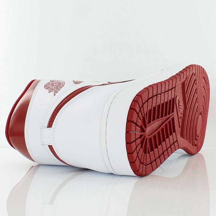 Купить Кроссовки Air Jordan 1 Retro High OG | 555088-103 в Москве или заказать доставку на Slamdunk.su